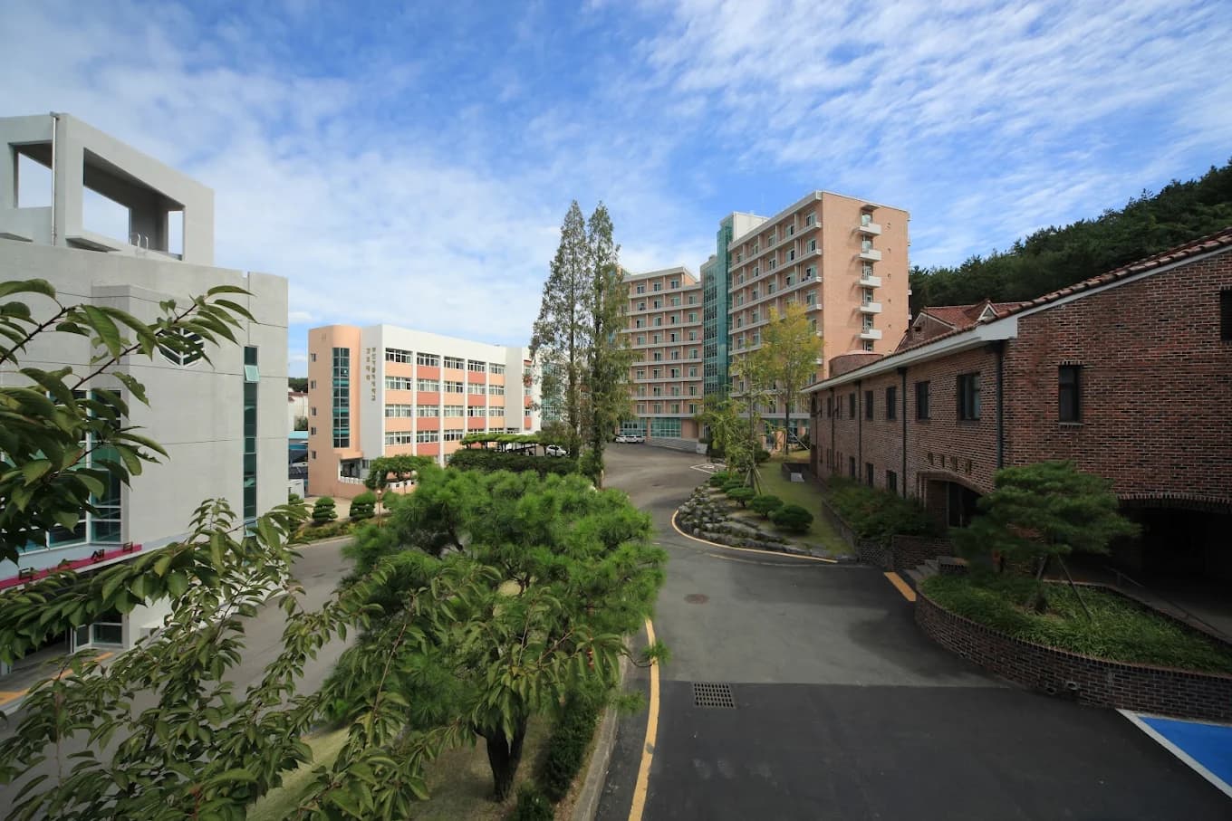 Sân trường đại học Busan Catholic Hàn Quốc