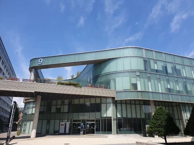 Chi phi du hoc Myongji University