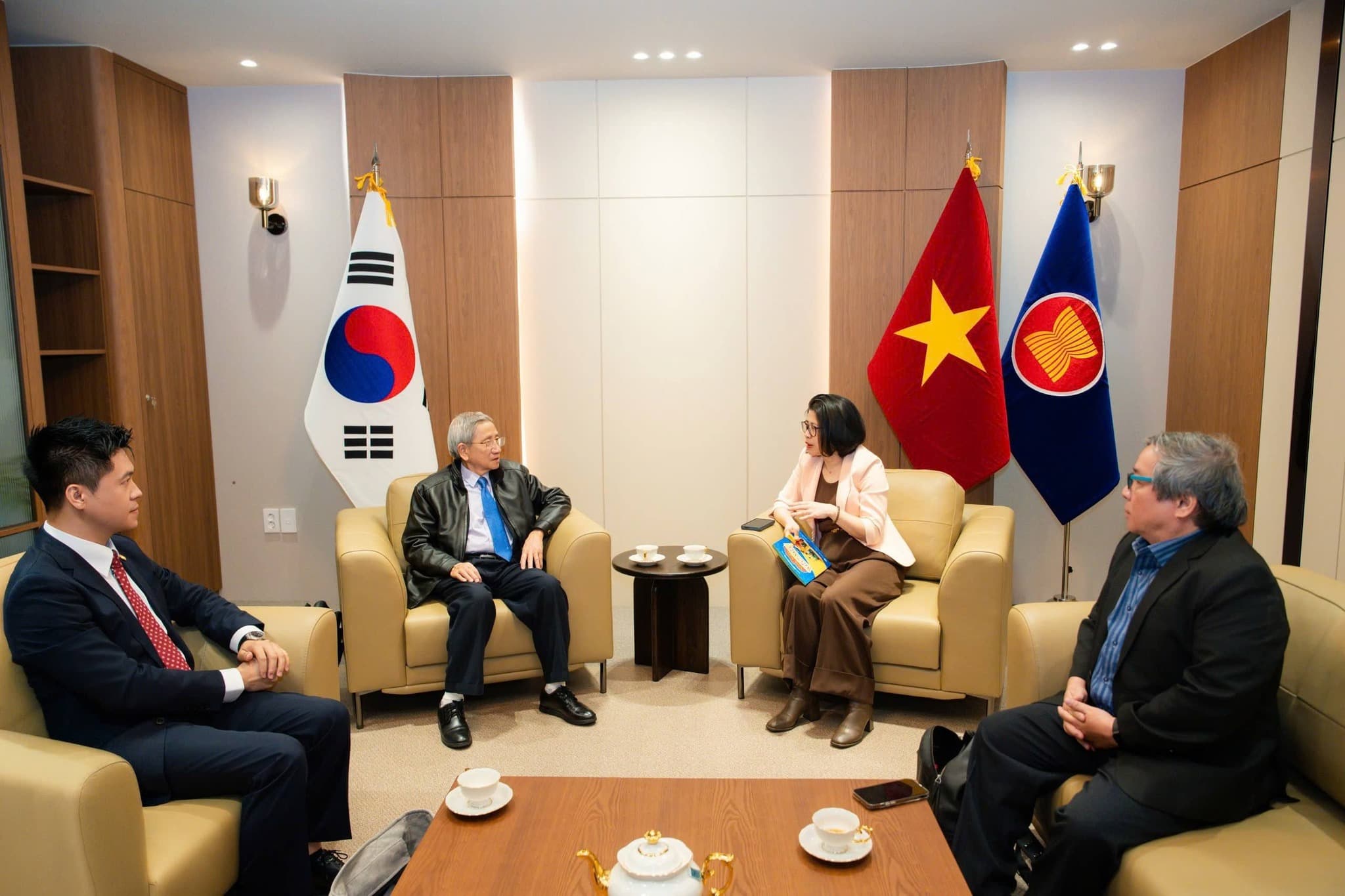 Nhu cầu cộng đồng trong việc học Tiếng Việt - Queen Group