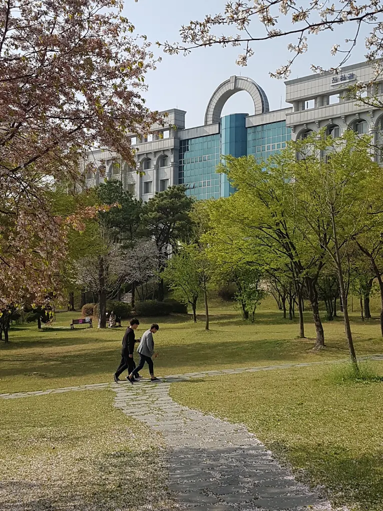 Why Choose to Study at Ansan College?